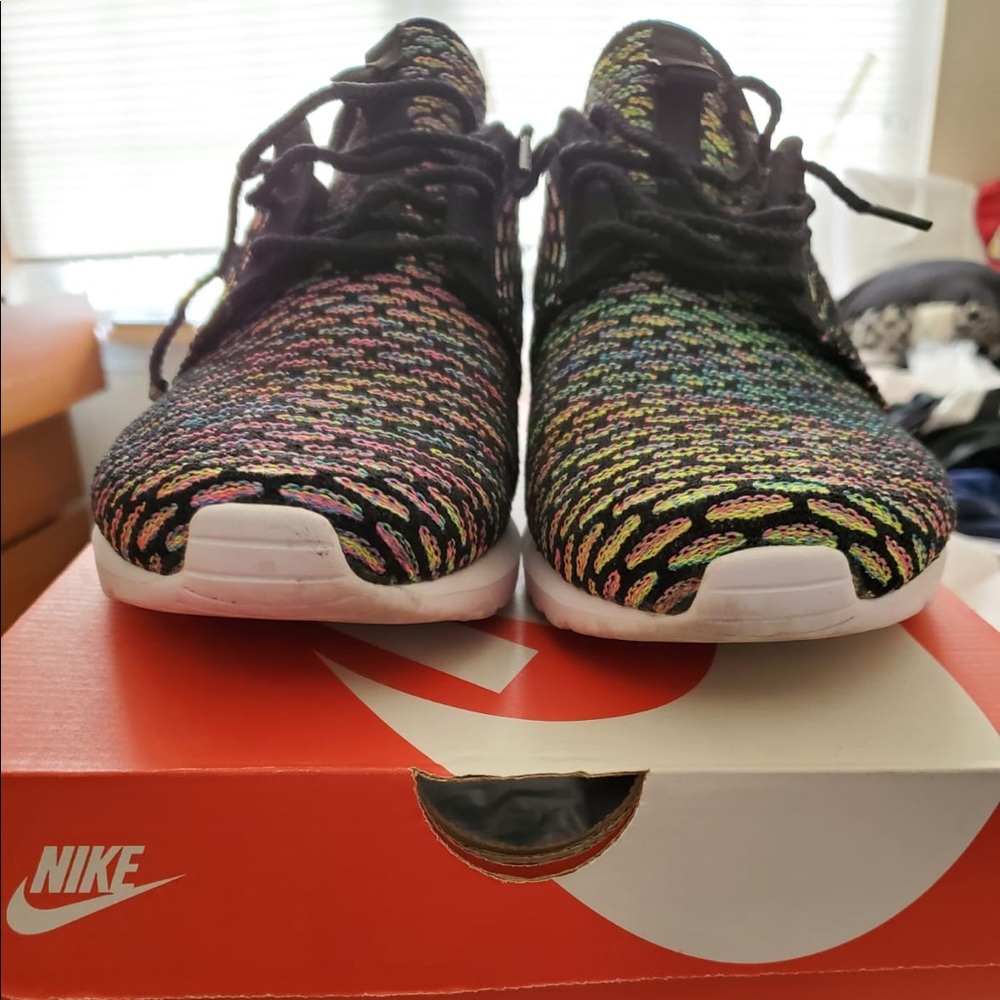 Size 11. Nike Roshe NM Flyknit